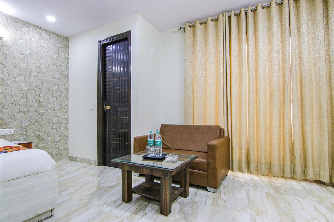 Homefort - Sector 45 Near Cyber Park & Artemis Hospital Hotel 4*