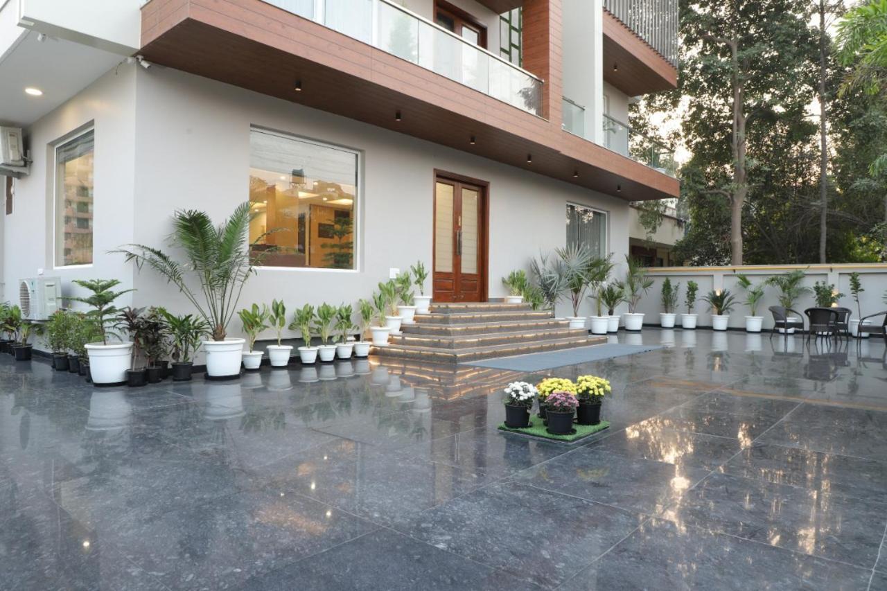 Gurugram 3*