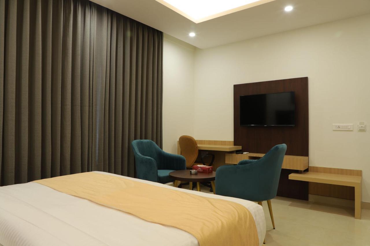 Gurugram Hotel 3*