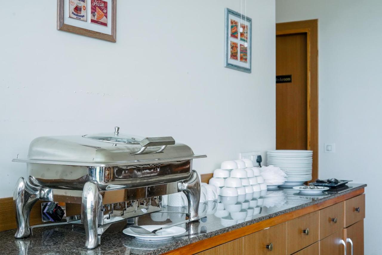 Hotel Saltstayz Select - Unitech Cyber Park 4*