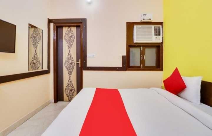 Hotel O Jas Near Star Mall 3*