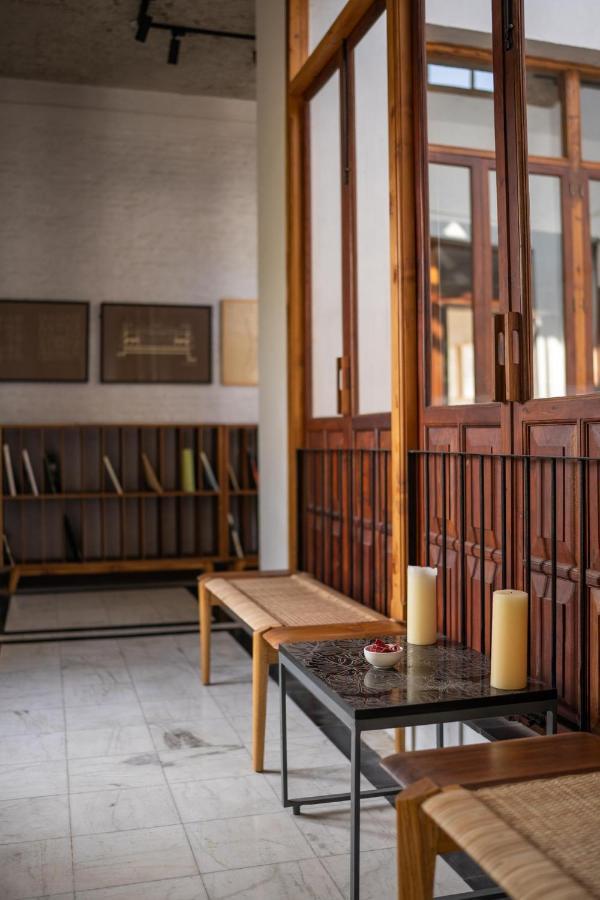 Lohonostays Library Sadhrana Bagh * Gurgaon