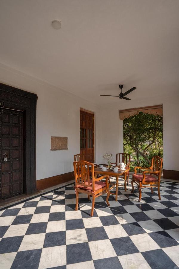 Lohonostays Library Sadhrana Bagh Villa Gurgaon