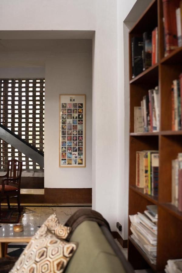 Lohonostays Library Sadhrana Bagh Villa Gurgaon