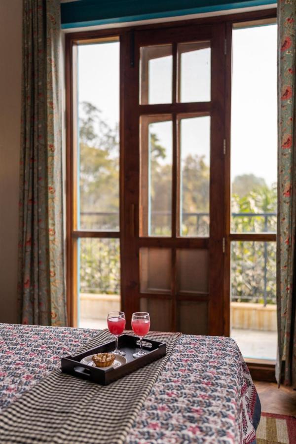 Lohonostays Library Sadhrana Bagh Villa