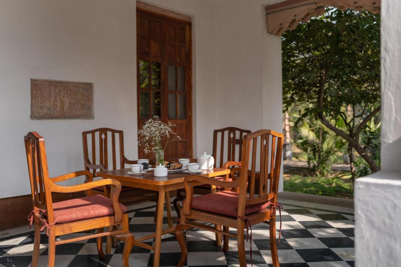 Villa Lohonostays Library Sadhrana Bagh *