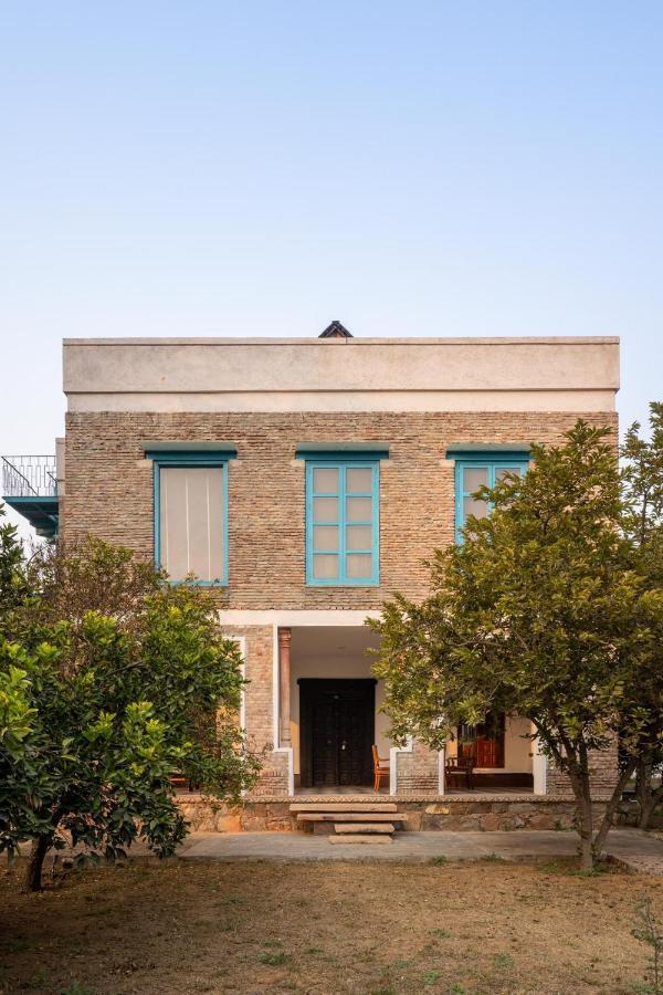 Lohonostays Library Sadhrana Bagh * Gurgaon