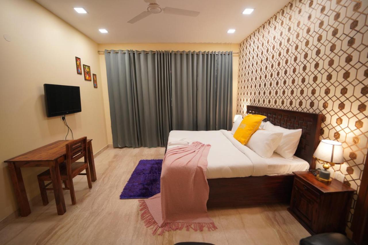 Luxury 3bhk Service -golf Course Road,