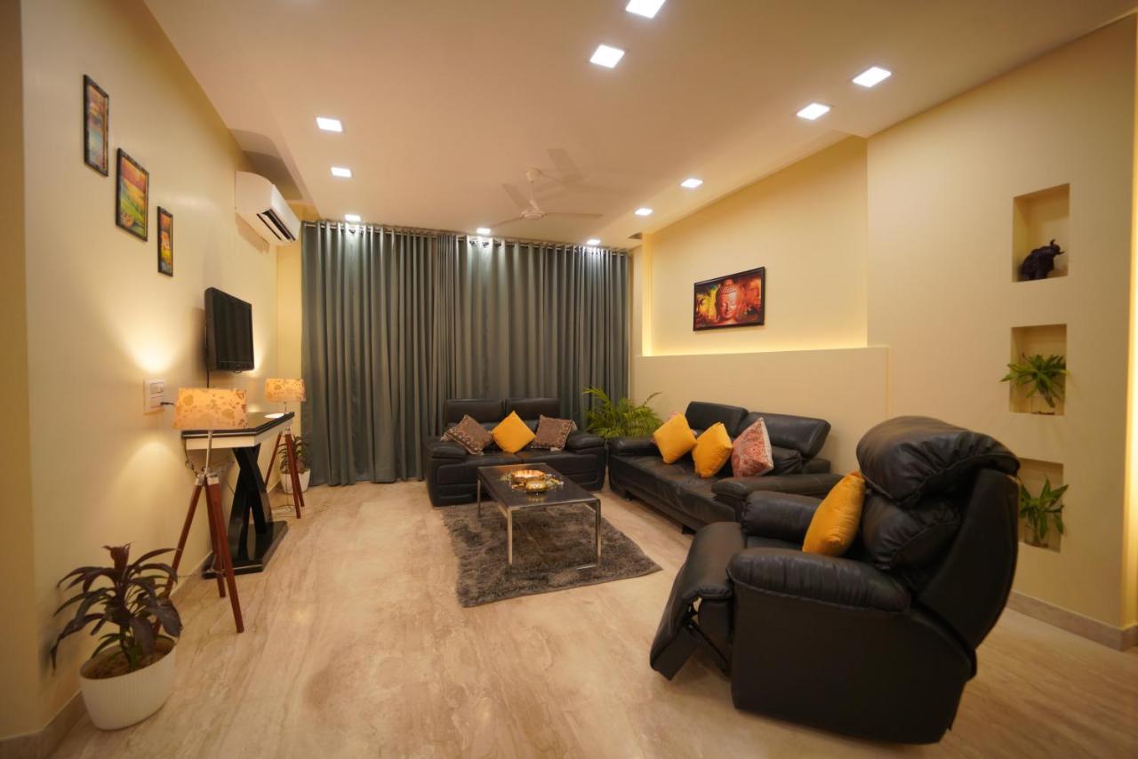Apartment Luxury 3bhk Service -golf Course Road, Gurgaon