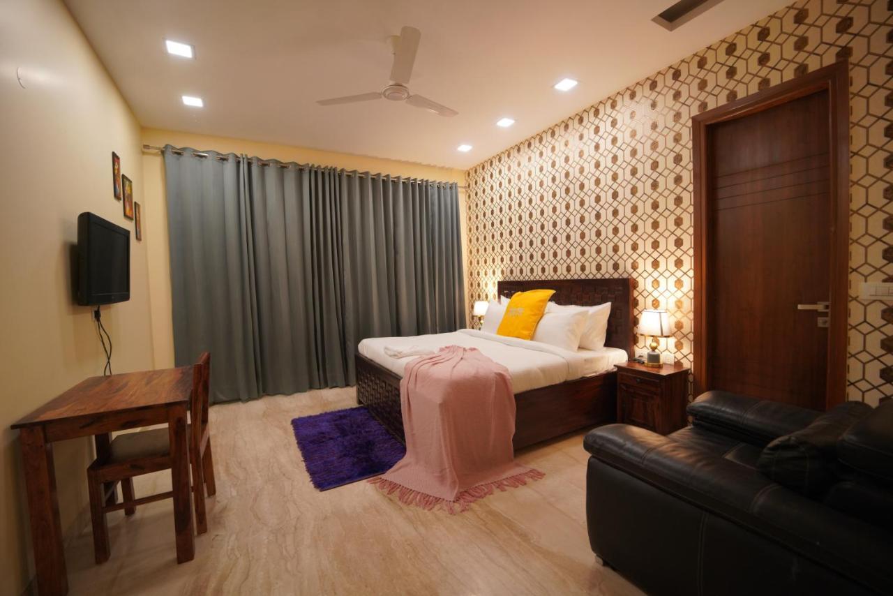 Apartment Luxury 3bhk Service -golf Course Road, *