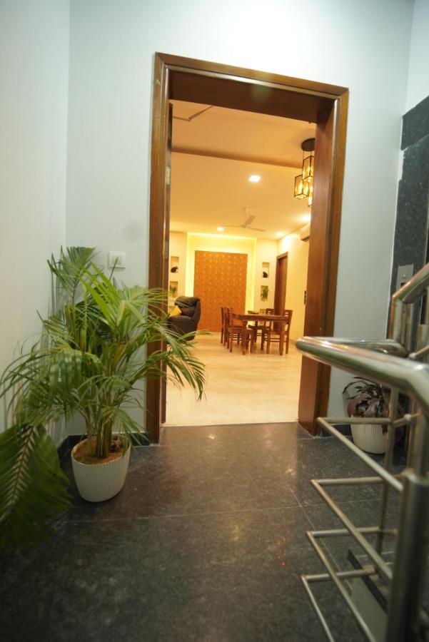 Luxury 3bhk Service -golf Course Road, *