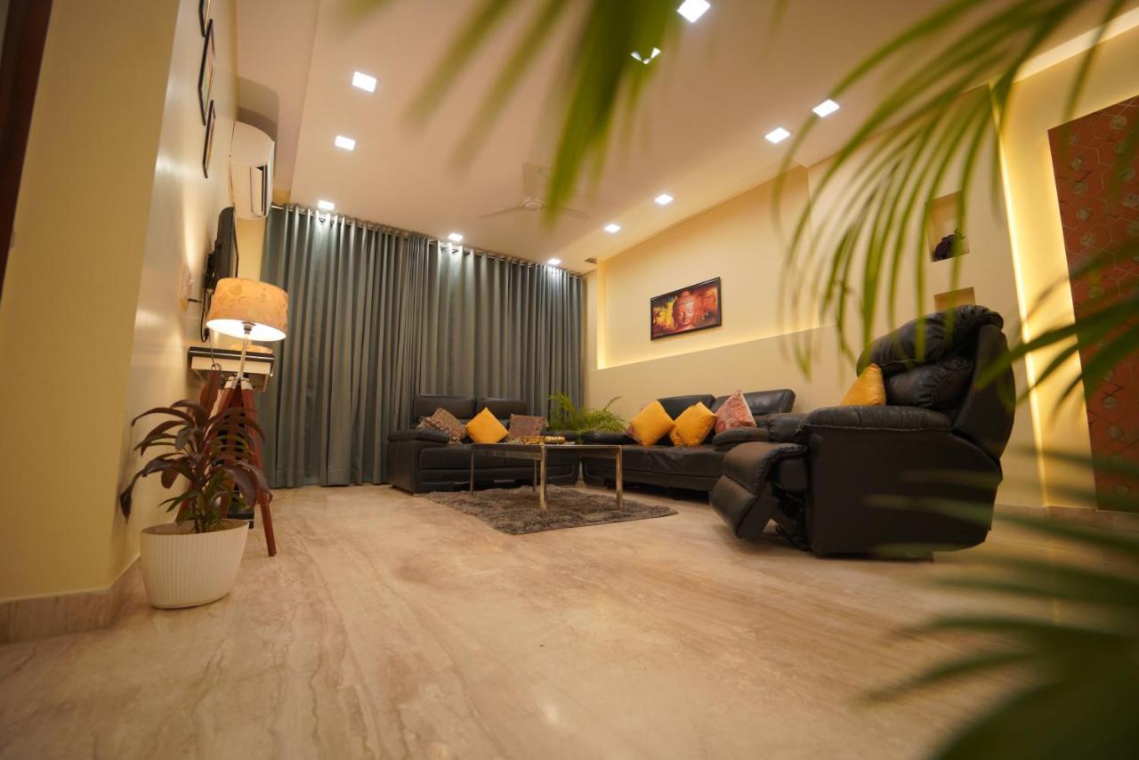Luxury 3bhk Service -golf Course Road, Apartment Gurgaon