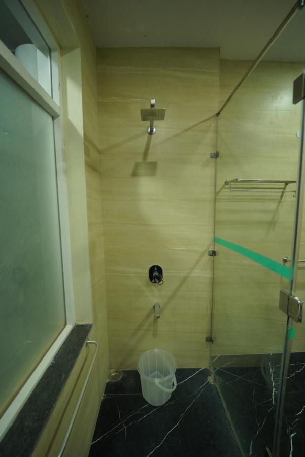 Luxury 3bhk Service -golf Course Road, *