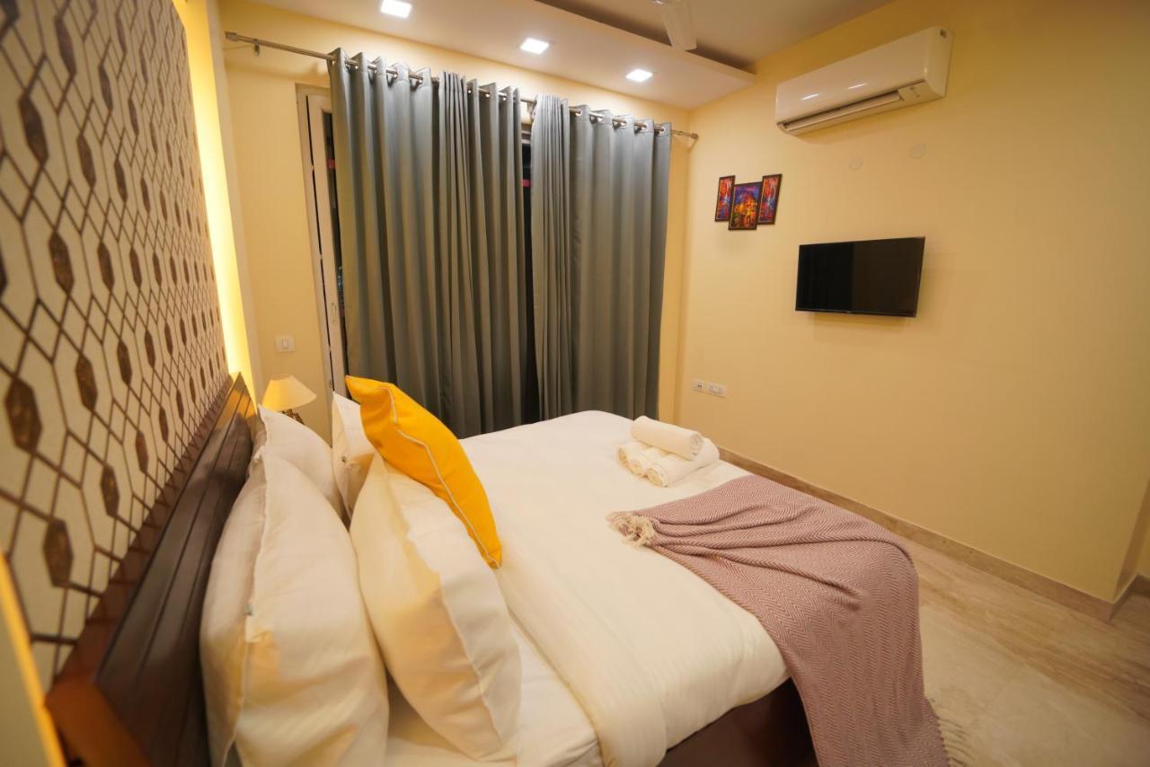 Luxury 3bhk Service -golf Course Road, Apartment *