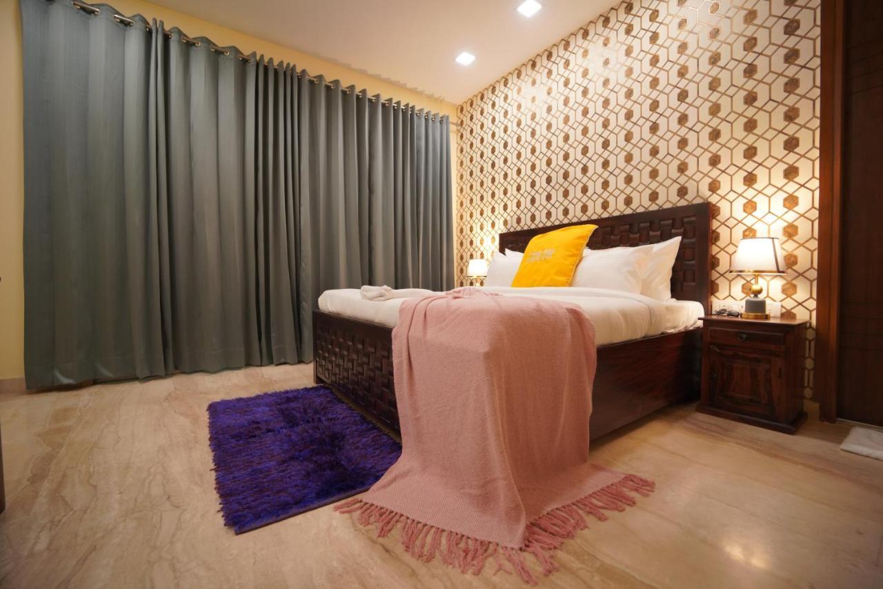 Luxury 3bhk Service -golf Course Road, Apartment Gurgaon