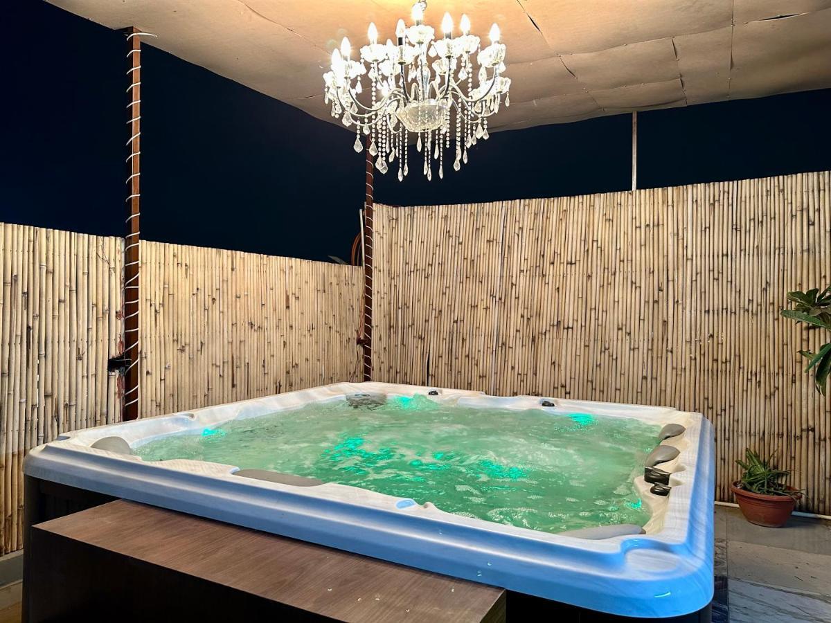 Jacuzzi & Spacious Open Terrace With & Bonfire *