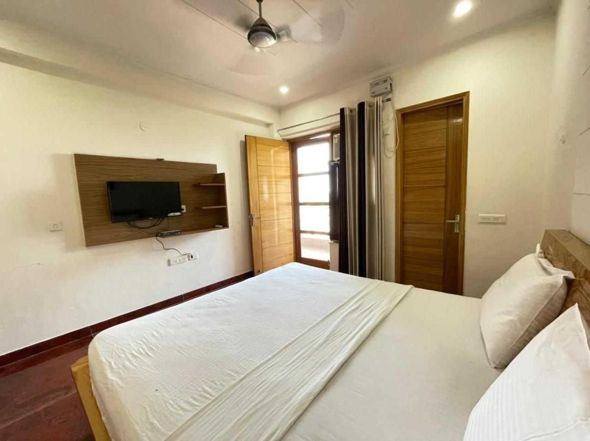 O Paradise Near Appu Ghar Hotel Gurgaon