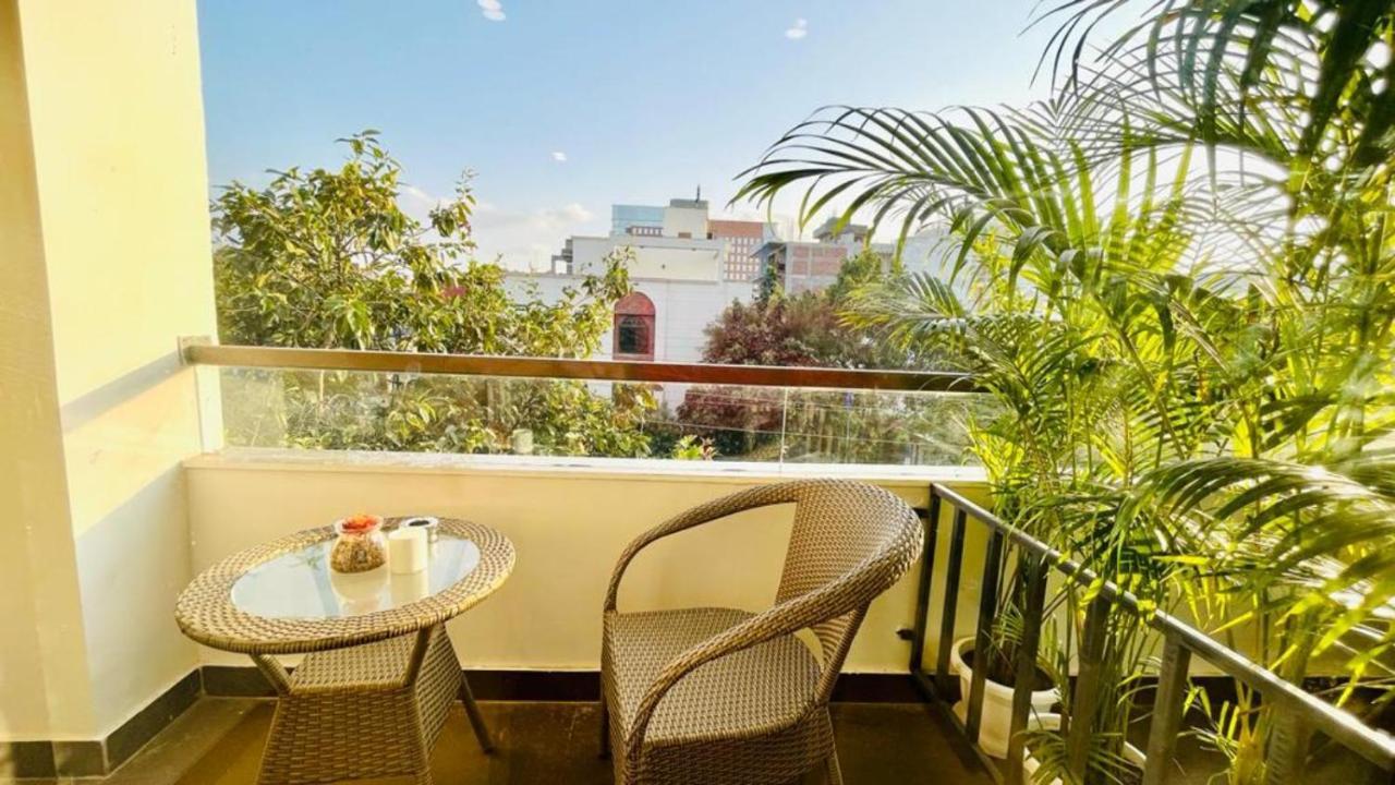 Bluo Studio3 Dlf Cybercity - Balcony, Gym Tt, Lift Gurgaon