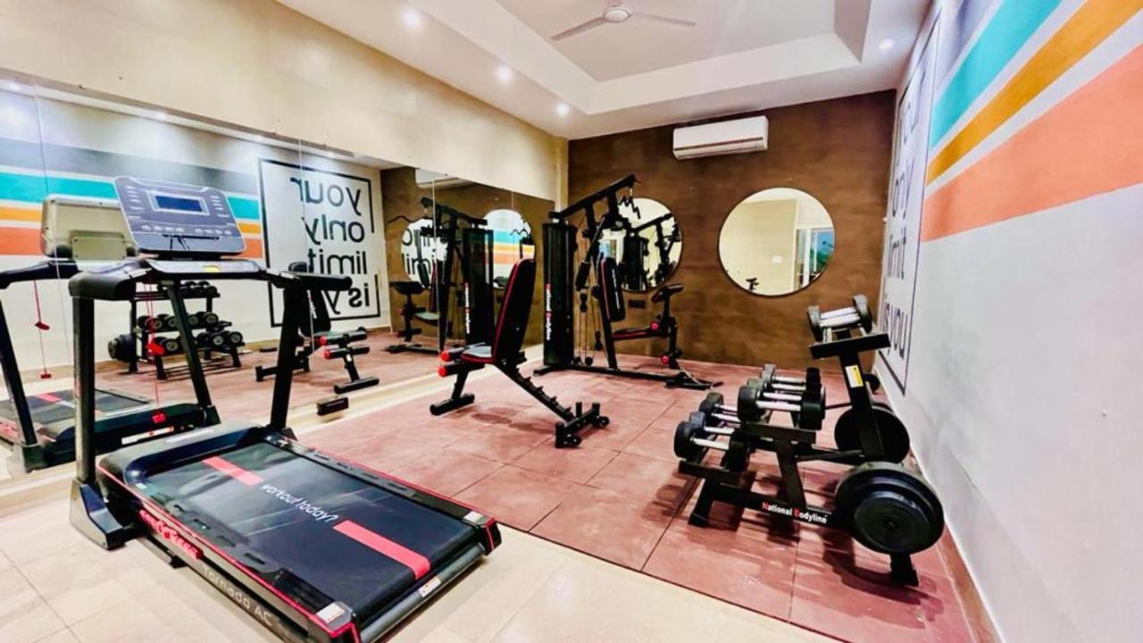 Hotel Bluo Studio3 Dlf Cybercity - Balcony, Gym Tt, Lift Gurgaon