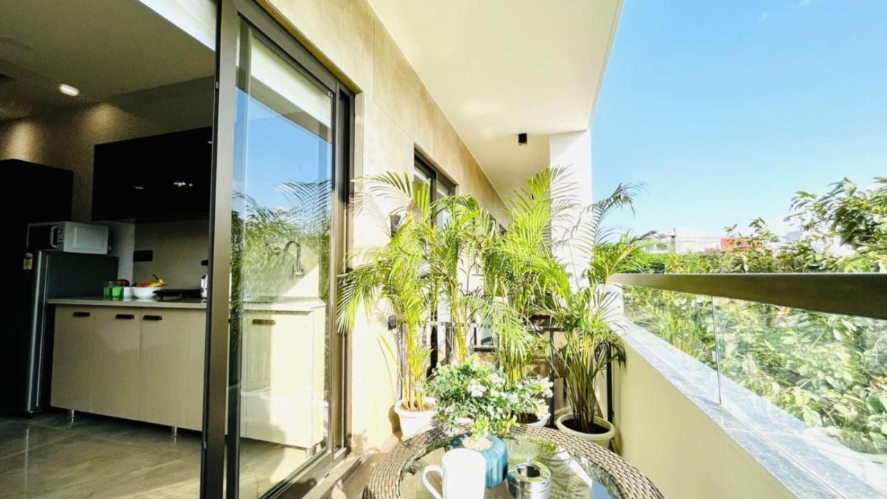 Bluo Studio3 Dlf Cybercity - Balcony, Gym Tt, Lift Hotel 3*