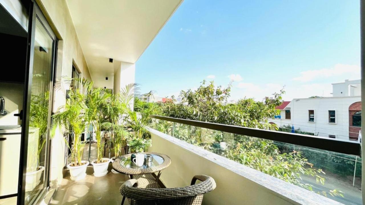 Hotel Bluo Studio3 Dlf Cybercity - Balcony, Gym Tt, Lift