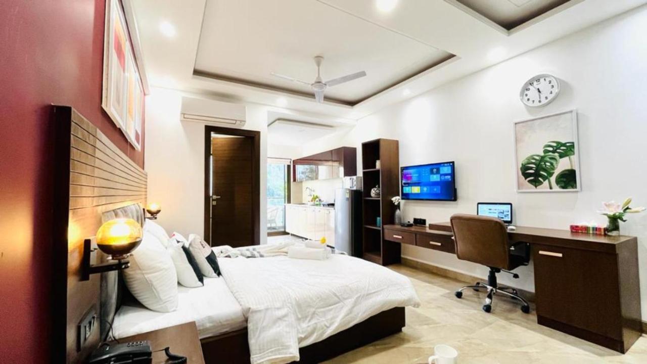 Hotel Bluo Studio3 Dlf Cybercity - Balcony, Gym Tt, Lift 3*
