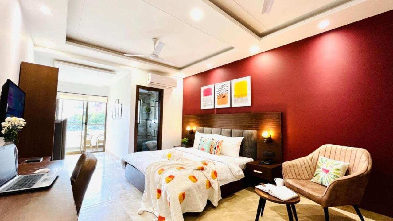 Hotel Bluo Studio4 Dlf Cybercity - Balcony, Gym Tt, Lift Gurgaon