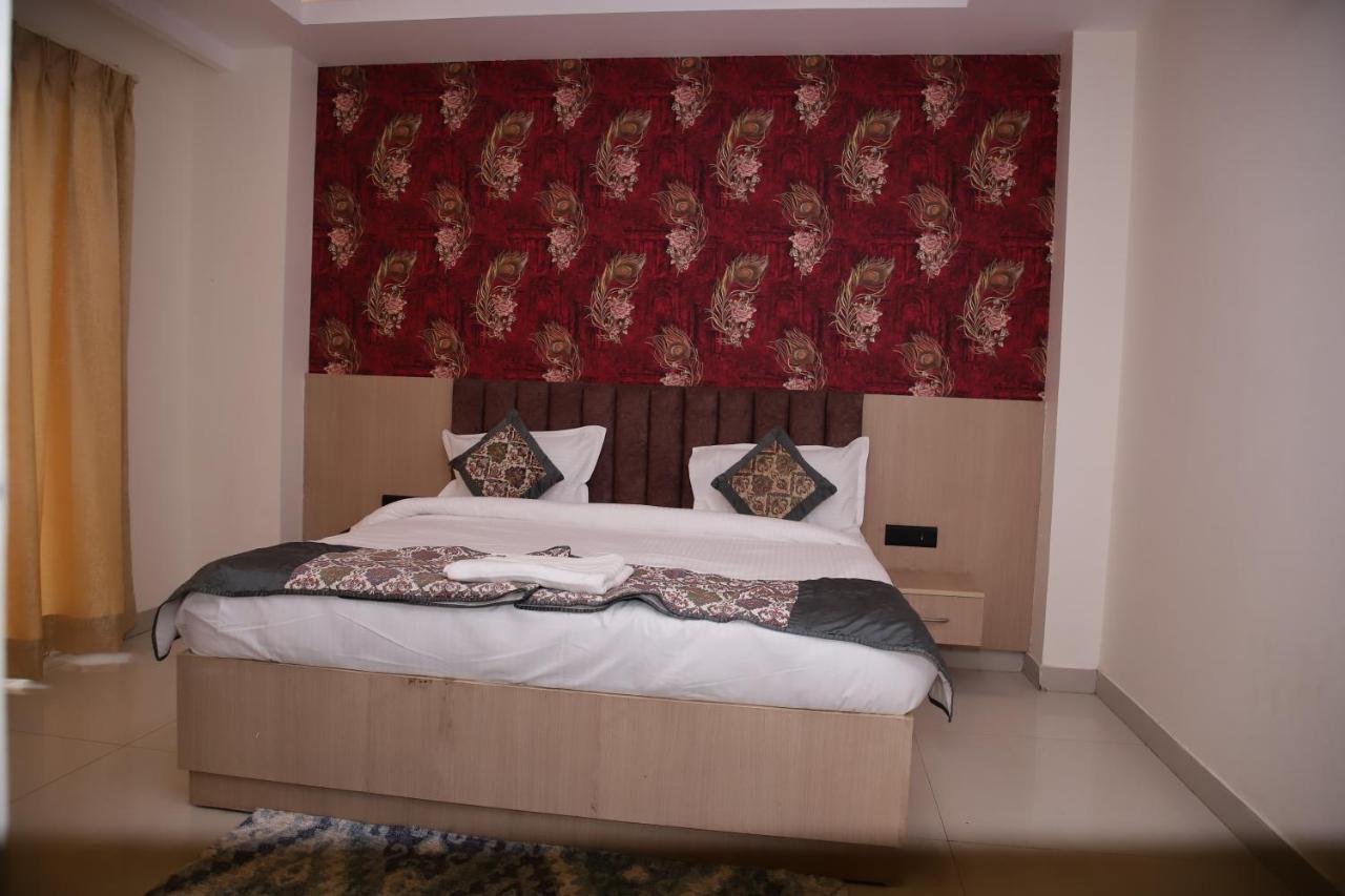 Lyf Corporate Sector 45 Hotel 3*