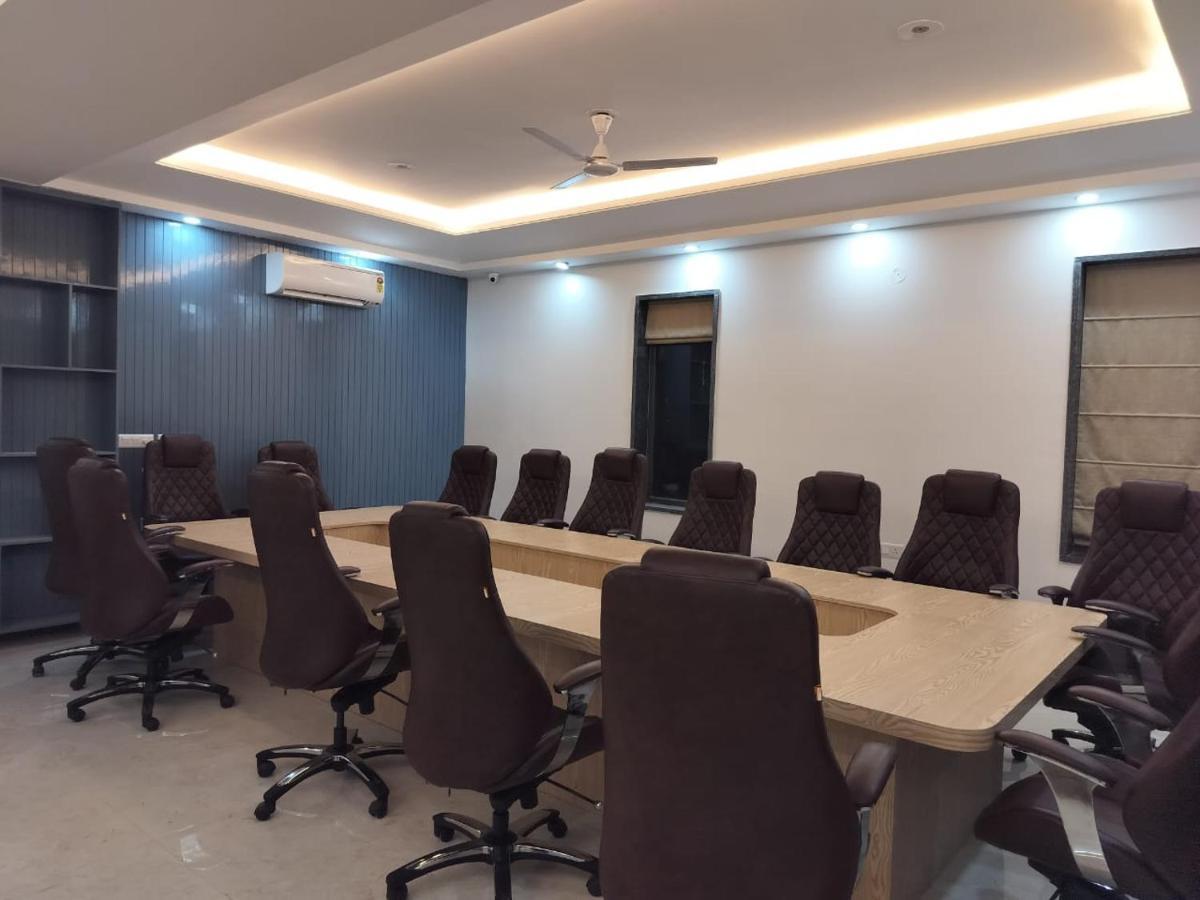 Elite 32 Avenue - Near Google Building 3*
