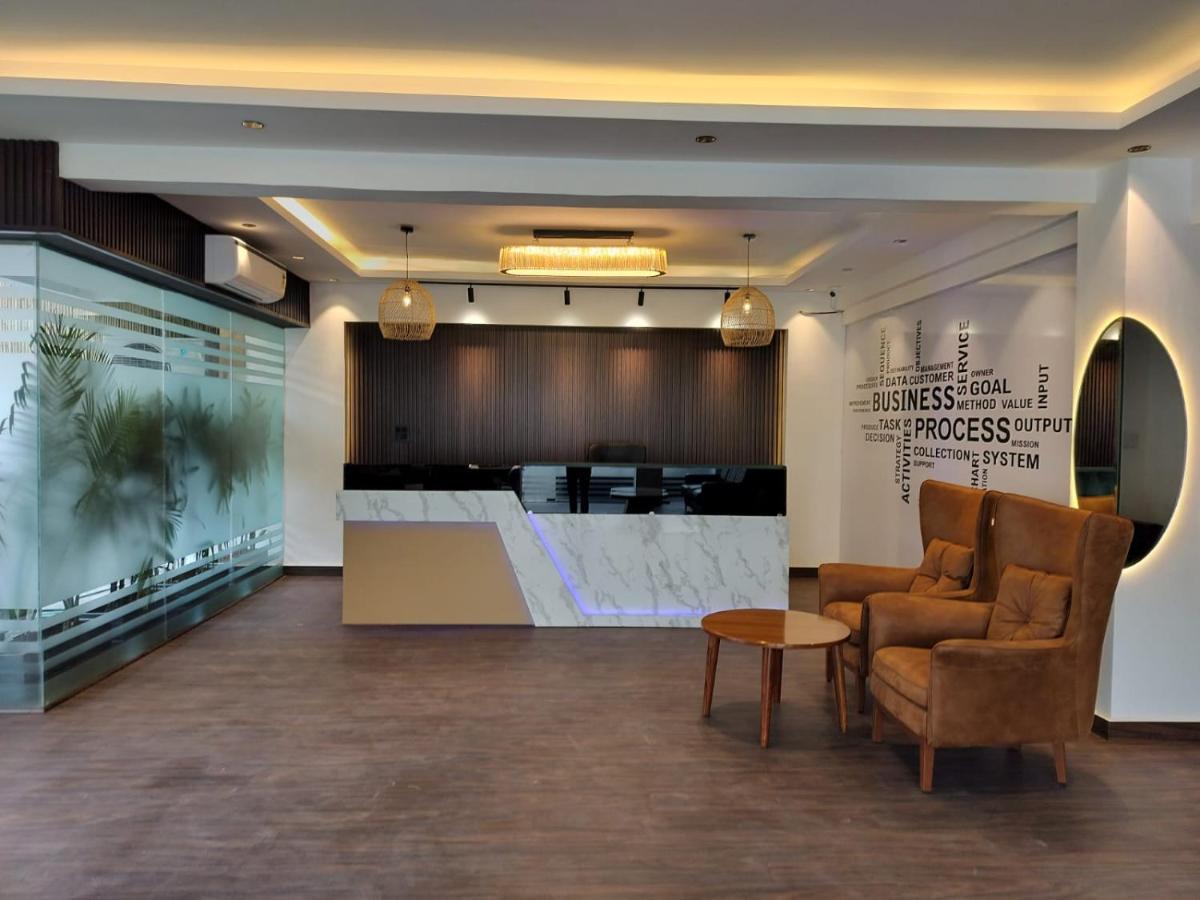 Elite 32 Avenue - Near Google Building Hotel 3*
