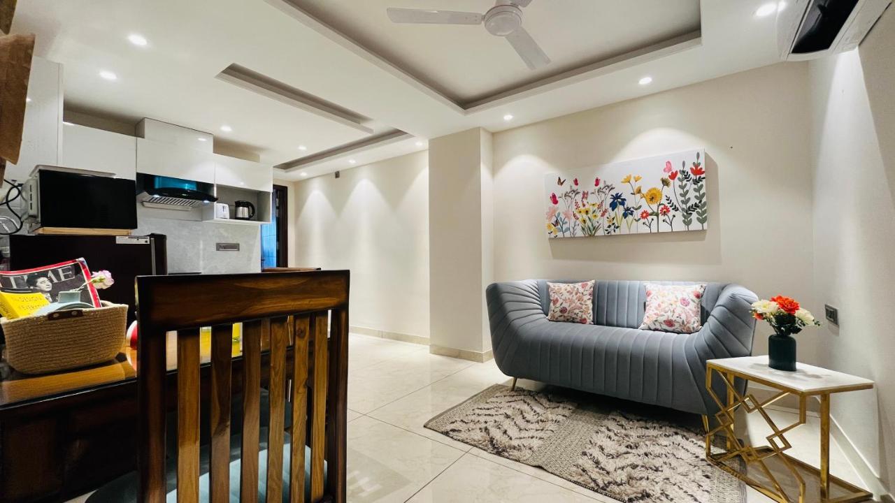Hotel Bluo 1bhk - Balcony, Lift, Gym, Parking