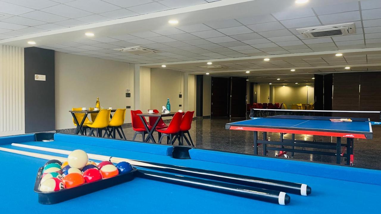 Bluo 1bhk - Balcony, Lift, Gym, Parking Hotel 3*