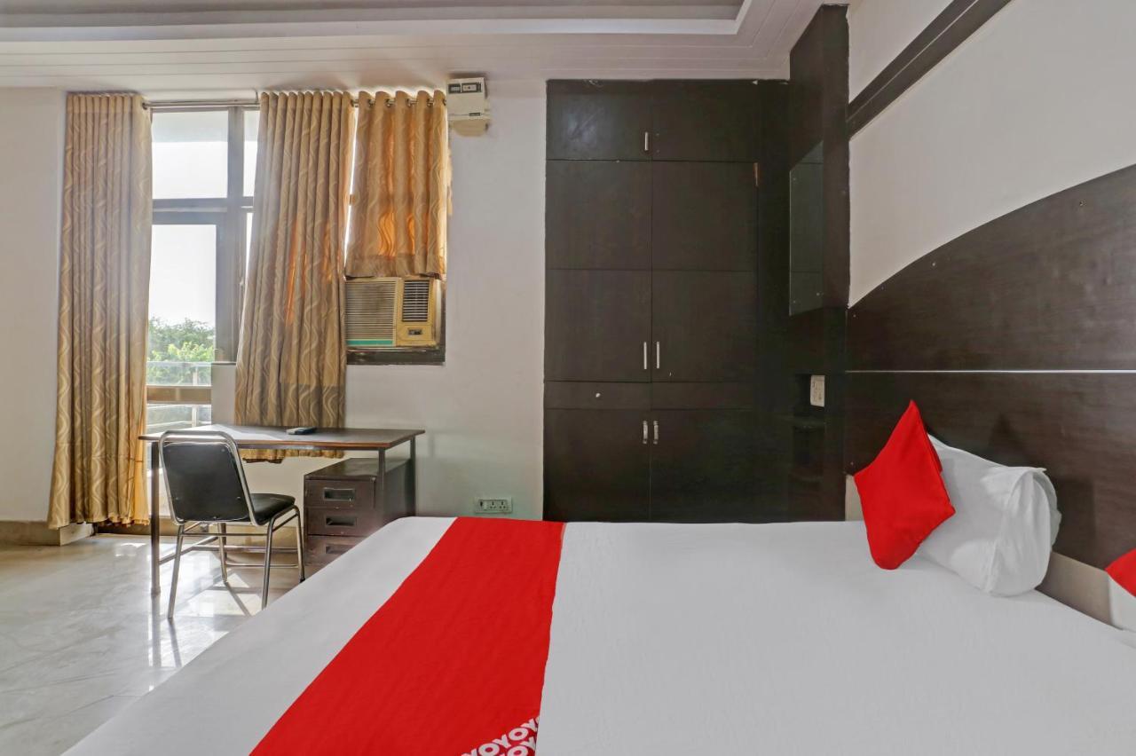Hotel O Moonlight Gurgaon