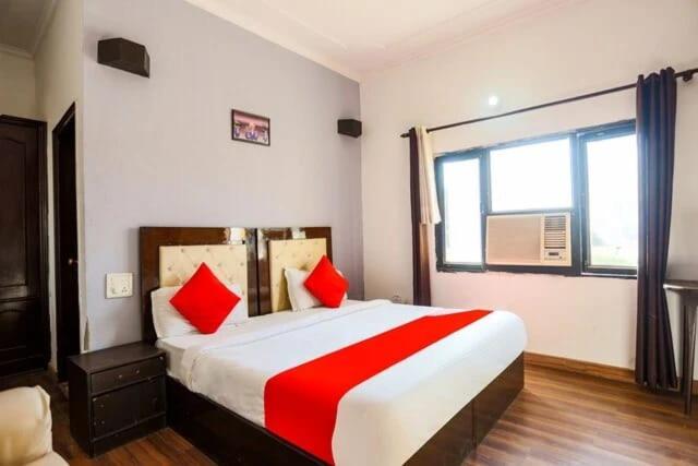 Hotel Tipsyy 017 2*