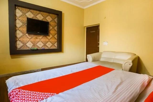 Hotel Tipsyy 017 2*