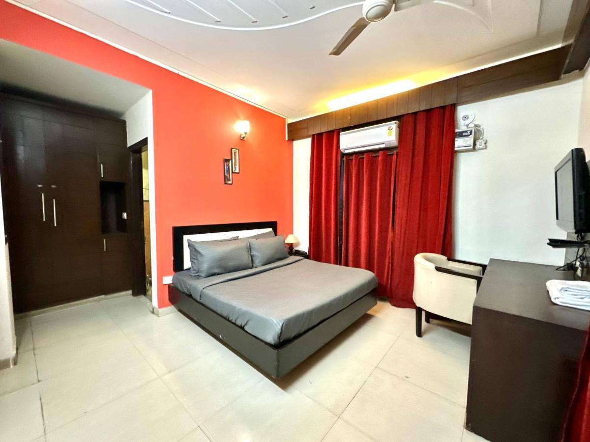 Hotel Room With Kitchen Near Golf Course Road Gurgaon