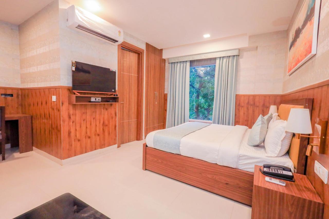 Clay Hotel, Sohna Road, Sector 49, Gurugram Hotel