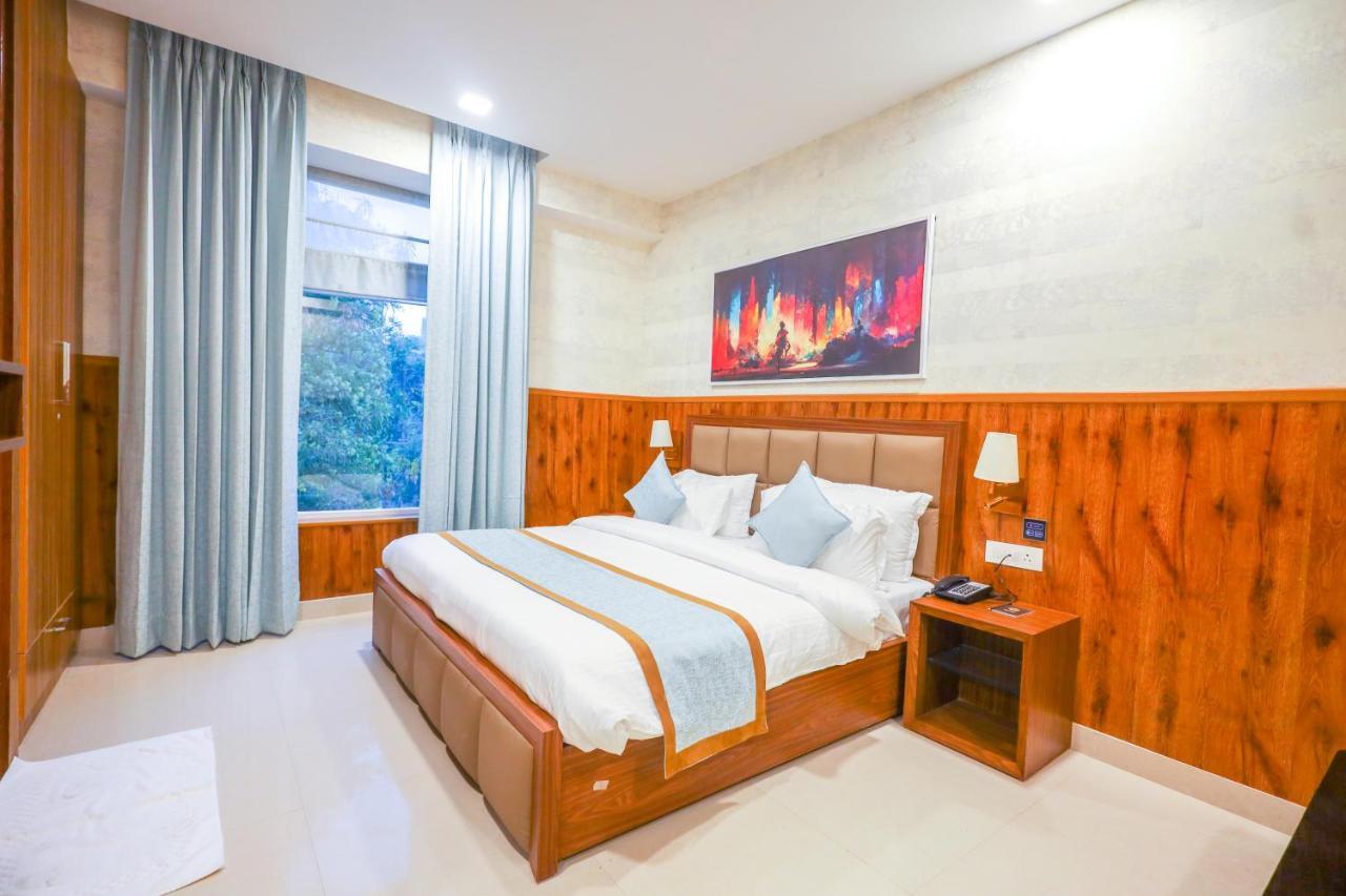 Clay Hotel, Sohna Road, Sector 49, Gurugram Hotel *