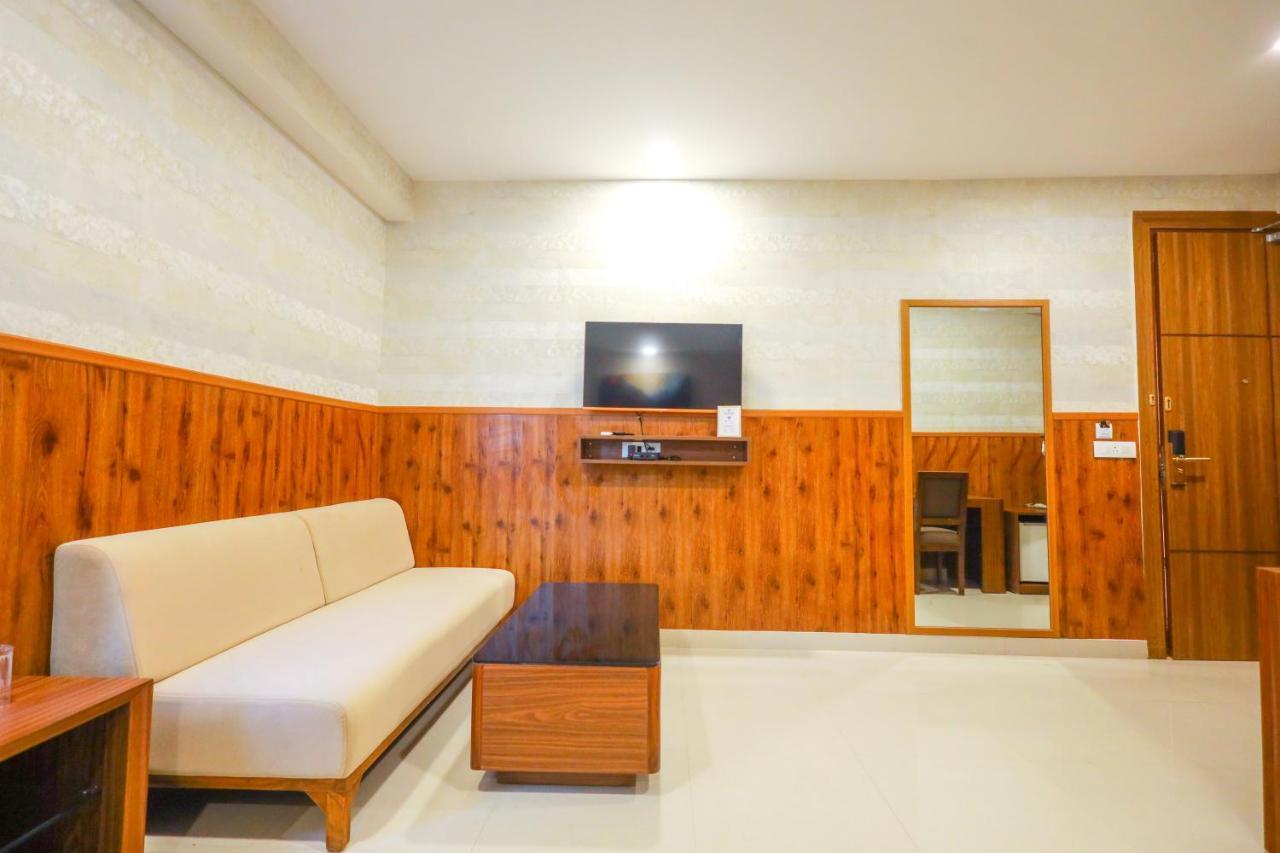 Hotel Clay Hotel, Sohna Road, Sector 49, Gurugram Gurgaon