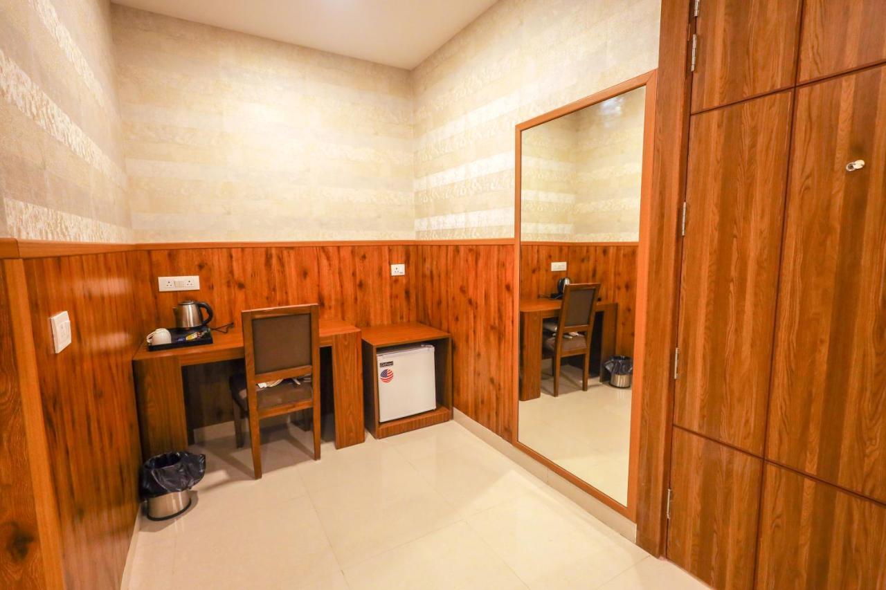 Clay Hotel, Sohna Road, Sector 49, Gurugram Hotel *