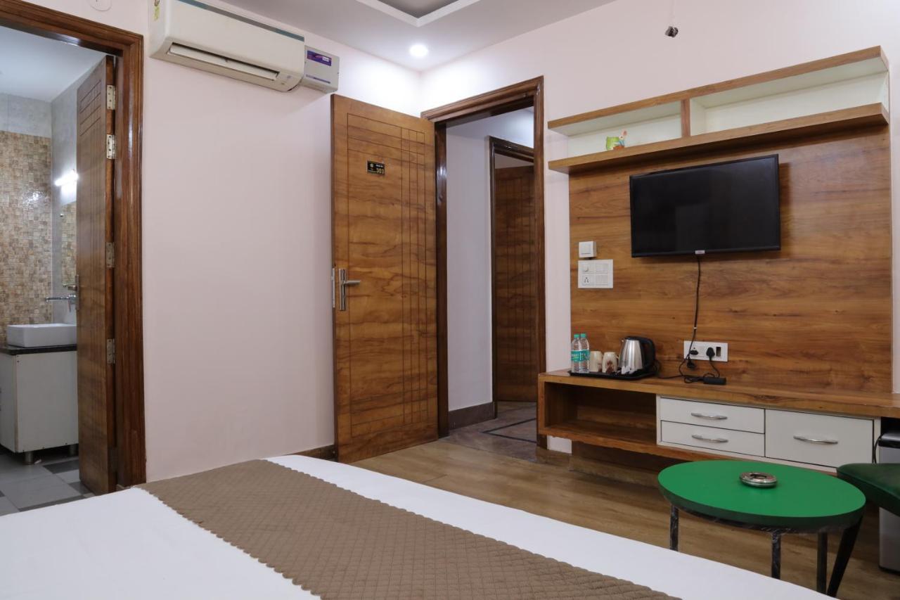 The Sandalwood I Sec-38 I Near Medanta Medicity Hotel Gurgaon