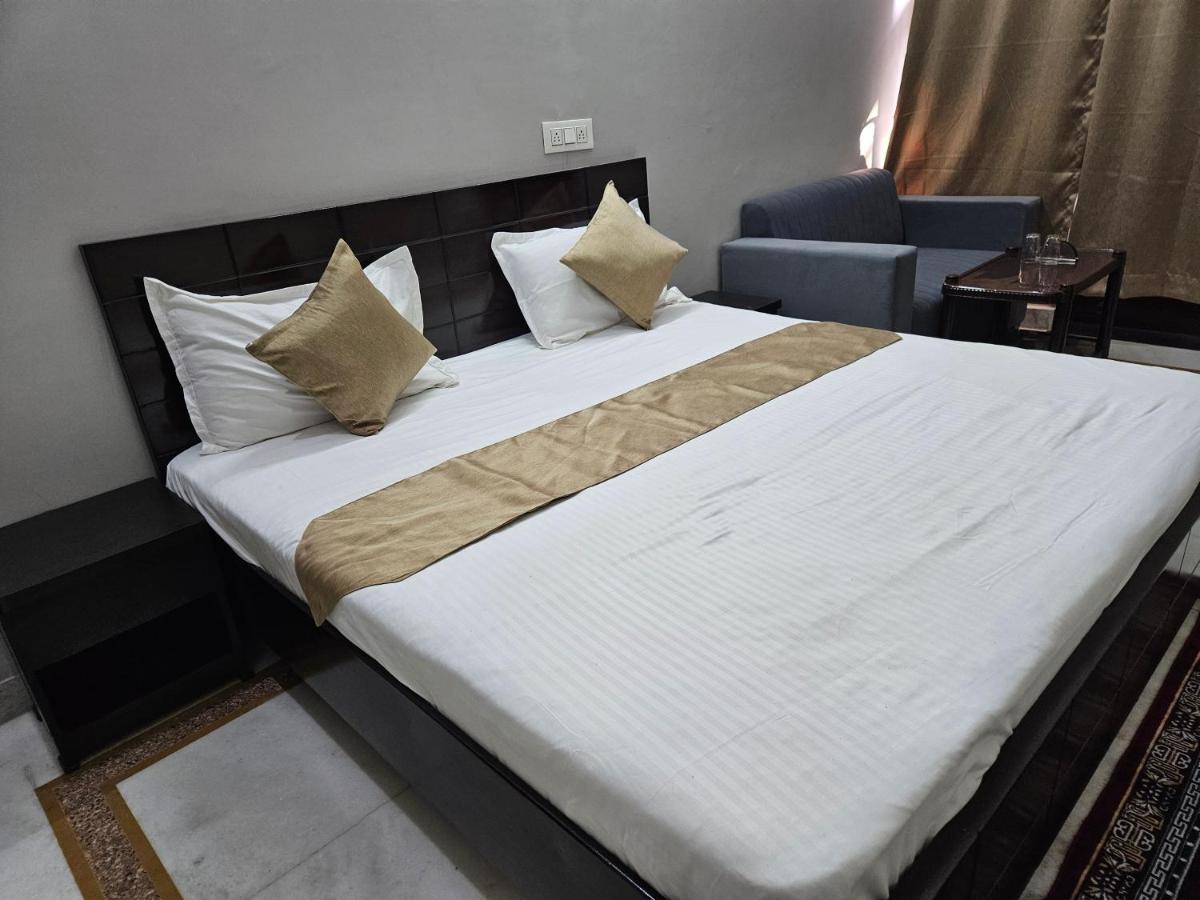 Raj Residency Hotel 3*
