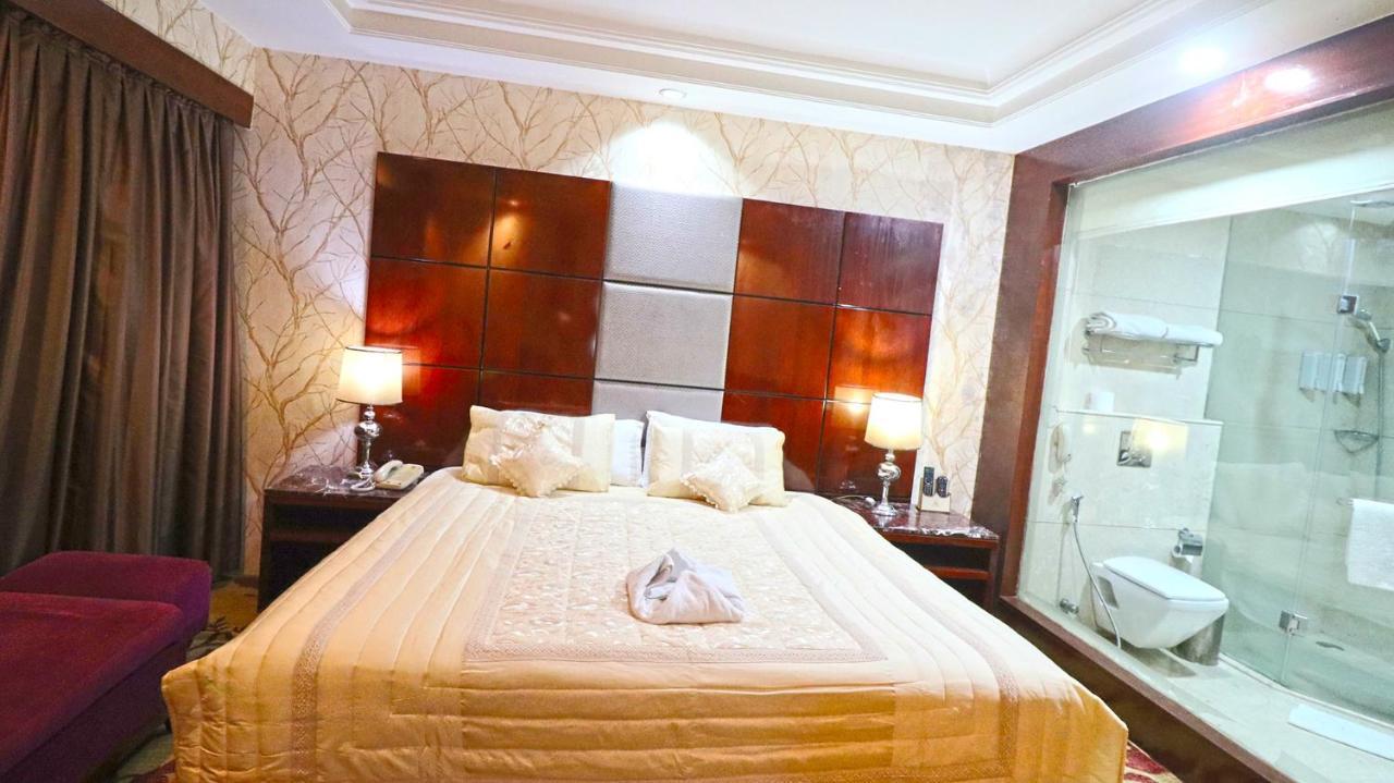 Skycity 3*