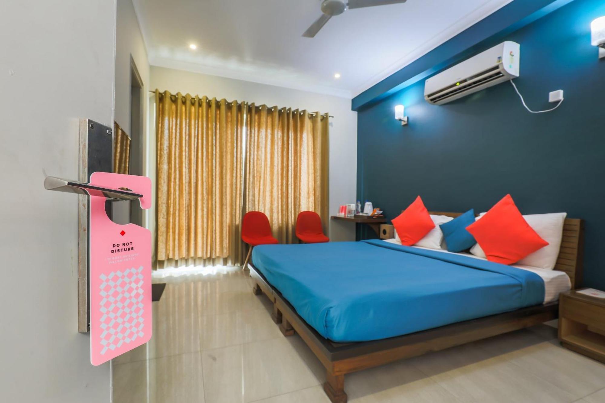 Hotel Super Oyo Capital O 325 Medanta Square 3*