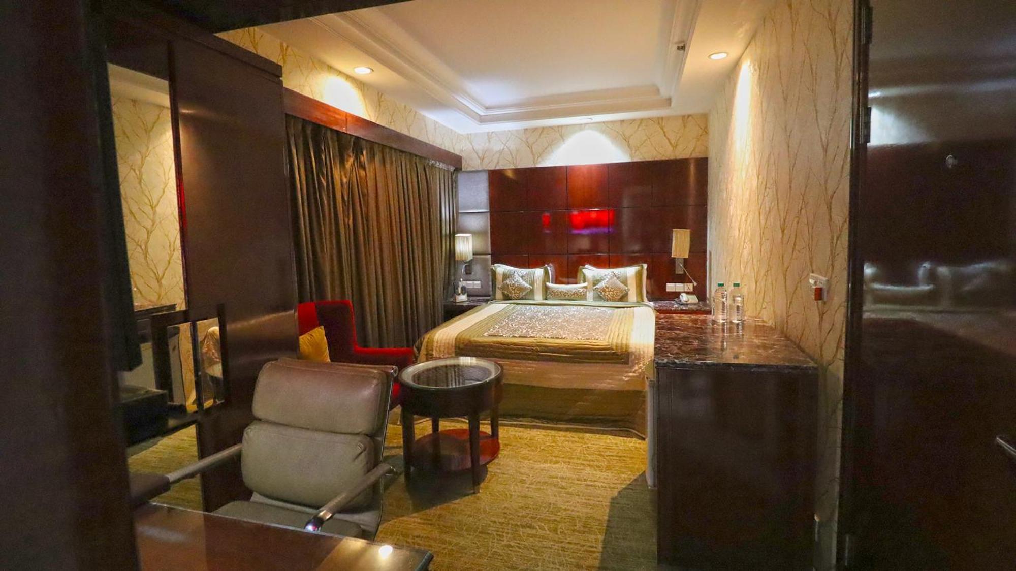 Skycity Hotel 3*