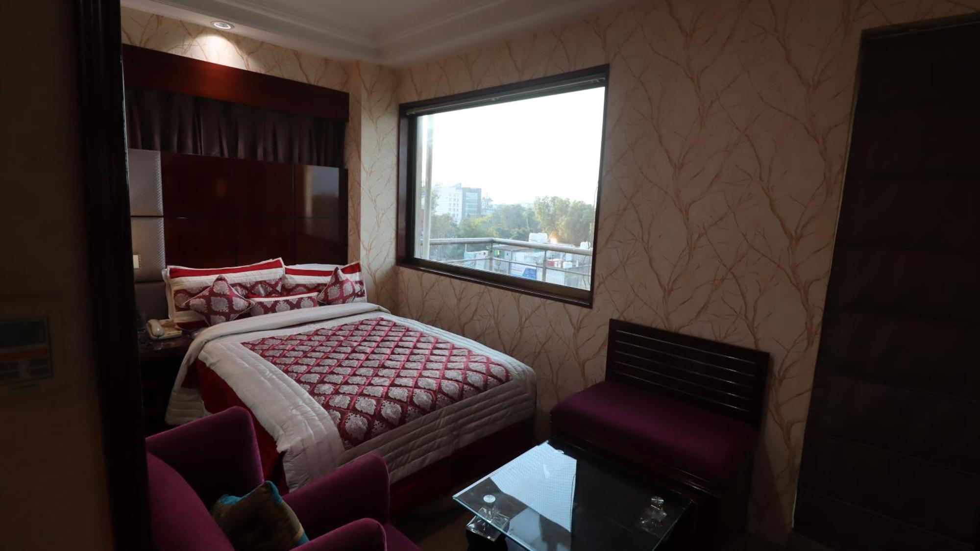 Skycity Hotel 3*