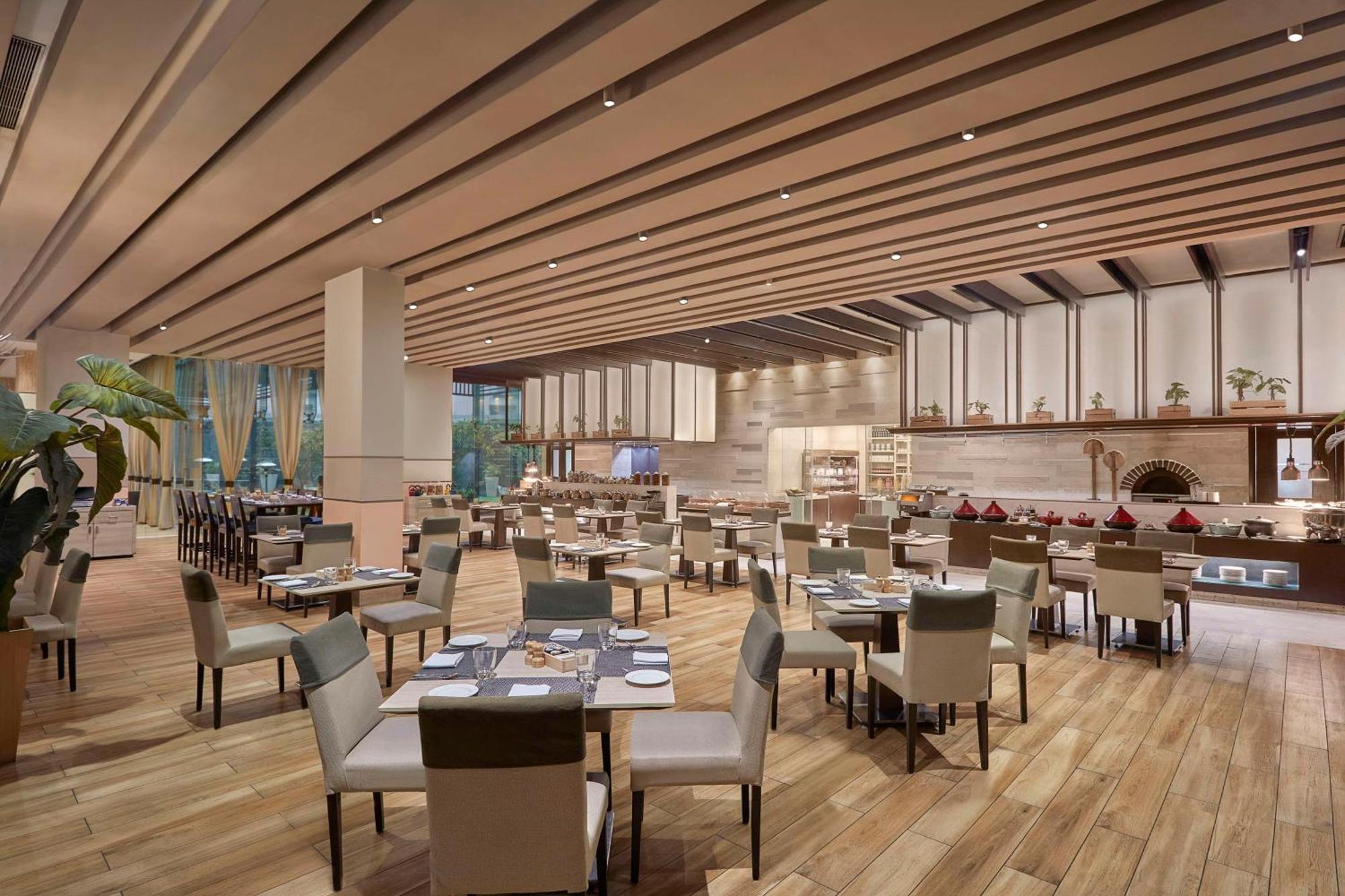 Doubletree By Hilton Gurugram Baani Square Hotel