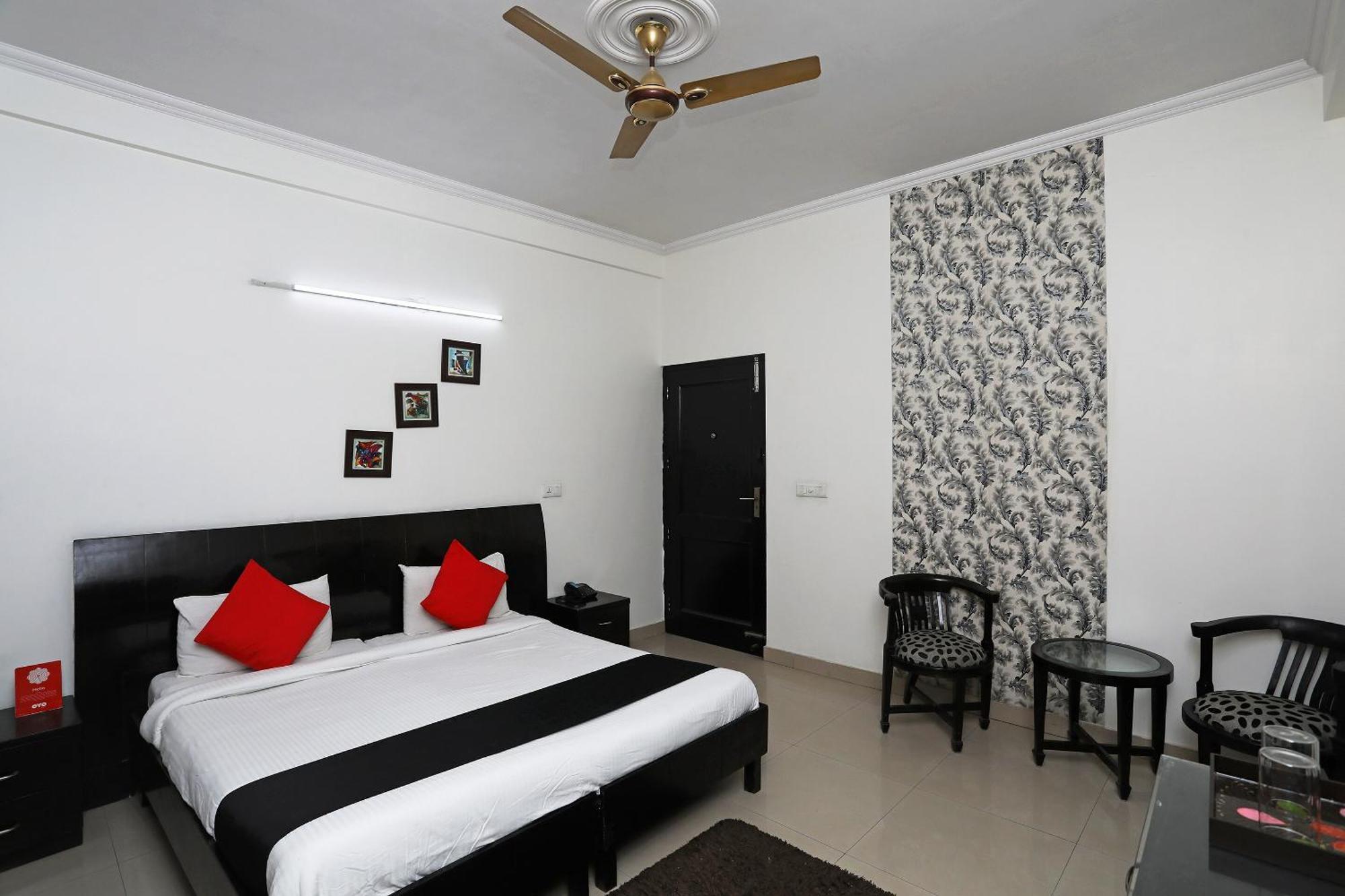 Capital O 7302 The Huespedes Hotel Gurgaon