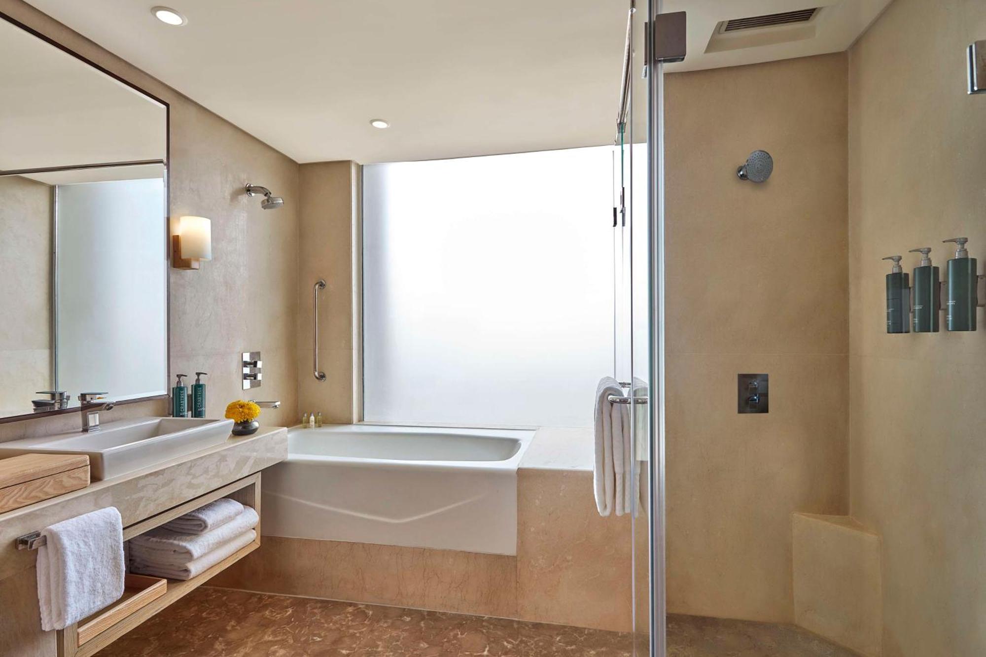 Doubletree By Hilton Gurugram Baani Square Hotel Gurgaon