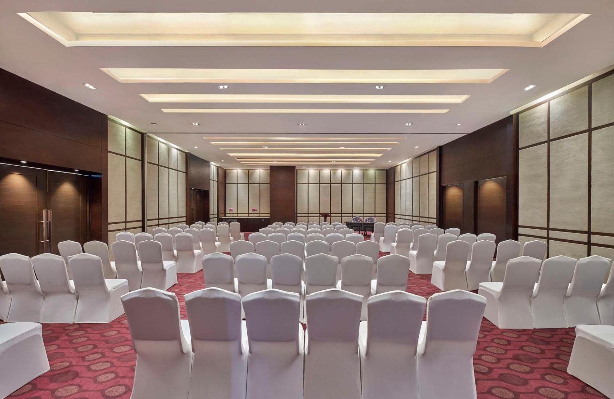 Doubletree By Hilton Gurugram Baani Square Gurgaon